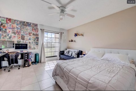 Condo in Lauderhill, Florida, 1 bedroom  № 2014839 - photo 9