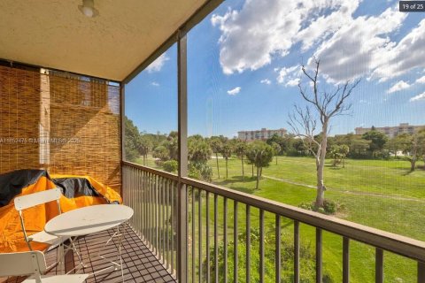 Condo in Lauderhill, Florida, 1 bedroom  № 2014839 - photo 16