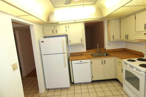Condo in Margate, Florida, 2 bedrooms № 2083251 - photo 7