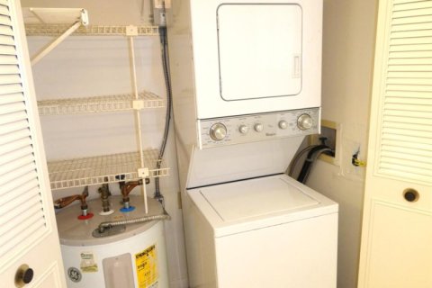Condo in Margate, Florida, 2 bedrooms № 2083251 - photo 4