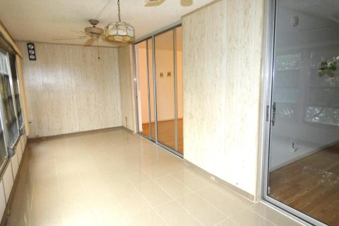Condo in Margate, Florida, 2 bedrooms № 2083251 - photo 16