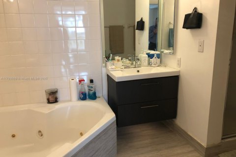 Condominio en venta en Doral, Florida, 3 dormitorios, 135.64 m2 № 2014792 - foto 6