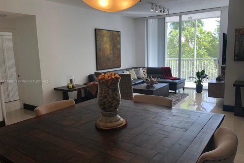 Condominio en venta en Doral, Florida, 3 dormitorios, 135.64 m2 № 2014792 - foto 2