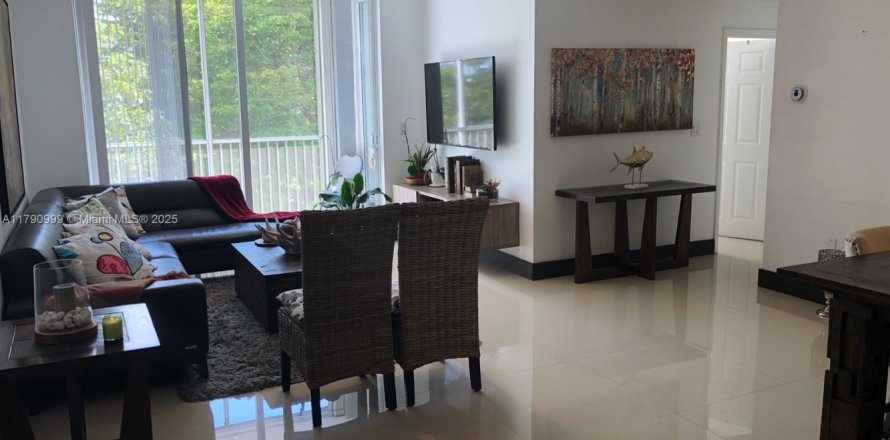 Condominio en Doral, Florida, 3 dormitorios  № 2014792