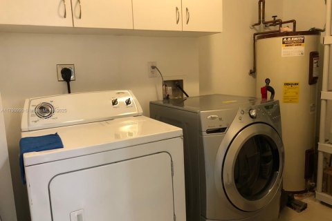 Condominio en venta en Doral, Florida, 3 dormitorios, 135.64 m2 № 2014792 - foto 12