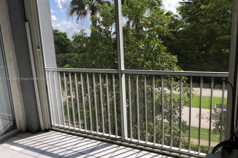 Condominio en venta en Doral, Florida, 3 dormitorios, 135.64 m2 № 2014792 - foto 13