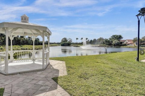 Condominio en venta en Doral, Florida, 3 dormitorios, 135.64 m2 № 2014792 - foto 20