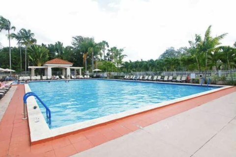 Condominio en venta en Doral, Florida, 3 dormitorios, 135.64 m2 № 2014792 - foto 17