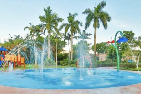 Condominio en venta en Doral, Florida, 3 dormitorios, 135.64 m2 № 2014792 - foto 18