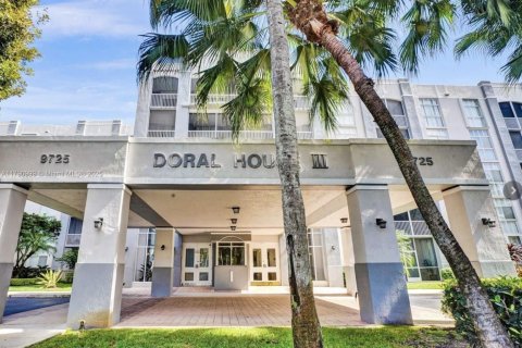 Condominio en venta en Doral, Florida, 3 dormitorios, 135.64 m2 № 2014792 - foto 14