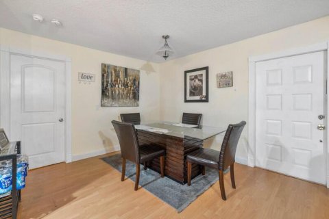 Condo in Boynton Beach, Florida, 2 bedrooms № 2254516 - photo 8