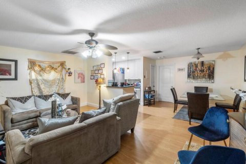 Condo in Boynton Beach, Florida, 2 bedrooms № 2254516 - photo 6