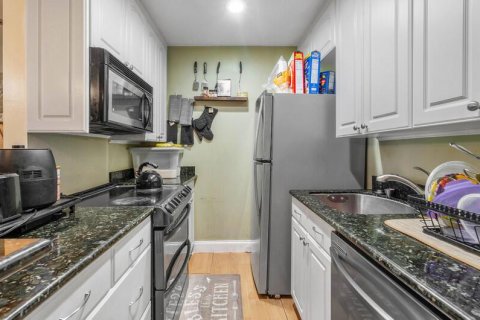 Condo in Boynton Beach, Florida, 2 bedrooms № 2254516 - photo 4