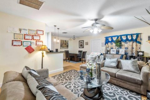 Condo in Boynton Beach, Florida, 2 bedrooms № 2254516 - photo 3
