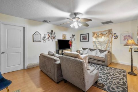 Condo in Boynton Beach, Florida, 2 bedrooms № 2254516 - photo 7