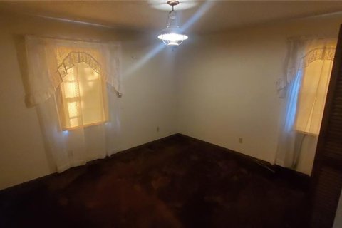 Propiedad comercial en alquiler en Land O' Lakes, Florida, 226.87 m2 № 1390710 - foto 9