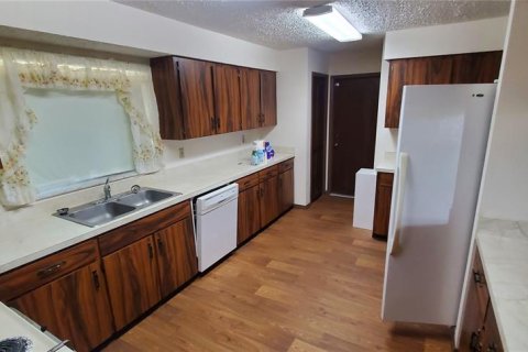 Propiedad comercial en alquiler en Land O' Lakes, Florida, 226.87 m2 № 1390710 - foto 7