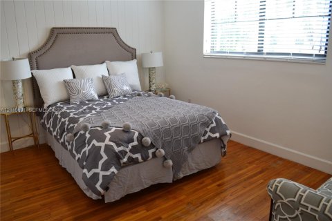 Villa ou maison à louer à Miami, Floride: 4 chambres, 204.38 m2 № 2431283 - photo 17