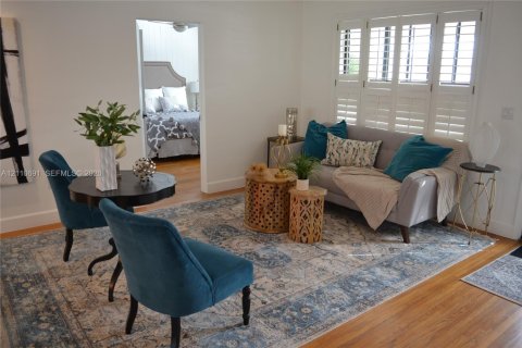 Villa ou maison à louer à Miami, Floride: 4 chambres, 204.38 m2 № 2431283 - photo 15