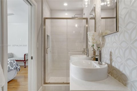 Villa ou maison à louer à Miami, Floride: 4 chambres, 204.38 m2 № 2431283 - photo 13