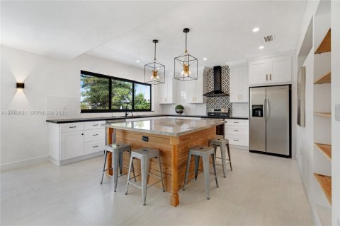 Villa ou maison à louer à Miami, Floride: 4 chambres, 204.38 m2 № 2431283 - photo 7