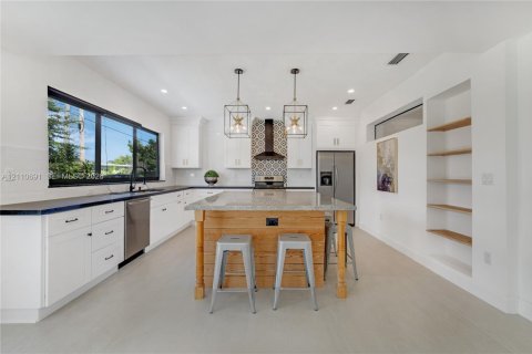 Villa ou maison à louer à Miami, Floride: 4 chambres, 204.38 m2 № 2431283 - photo 6