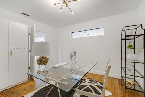 Villa ou maison à louer à Miami, Floride: 4 chambres, 204.38 m2 № 2431283 - photo 10