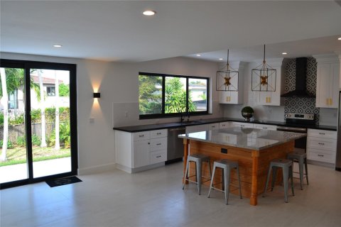 Villa ou maison à louer à Miami, Floride: 4 chambres, 204.38 m2 № 2431283 - photo 21