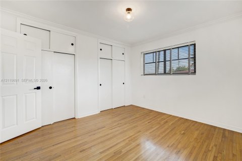 Villa ou maison à louer à Miami, Floride: 4 chambres, 204.38 m2 № 2431283 - photo 12