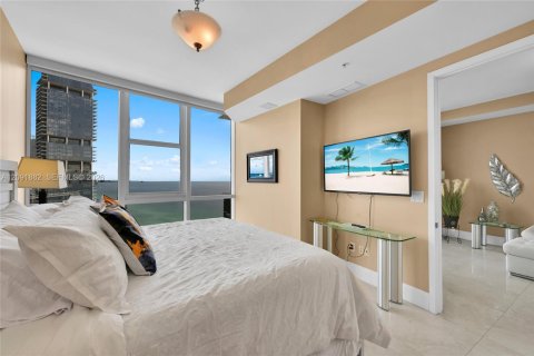 Condo in Sunny Isles Beach, Florida, 1 bedroom  № 2376895 - photo 12