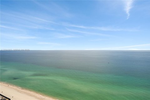 Condo in Sunny Isles Beach, Florida, 1 bedroom  № 2376895 - photo 19