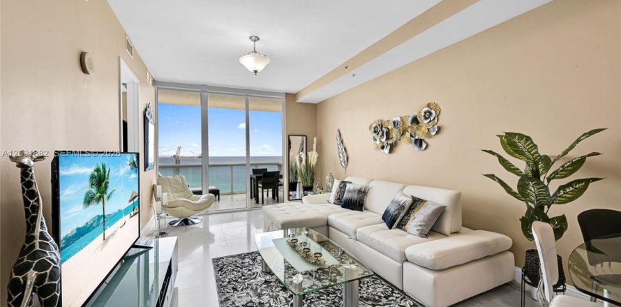 Condo in Sunny Isles Beach, Florida, 1 bedroom  № 2376895