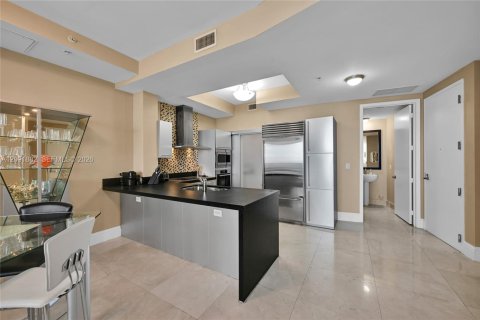 Condo in Sunny Isles Beach, Florida, 1 bedroom  № 2376895 - photo 7