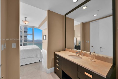 Condo in Sunny Isles Beach, Florida, 1 bedroom  № 2376895 - photo 13