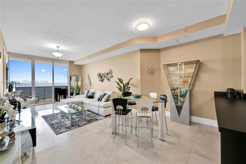 Condo in Sunny Isles Beach, Florida, 1 bedroom  № 2376895 - photo 5