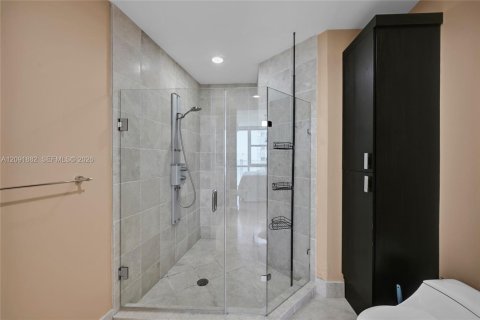 Condo in Sunny Isles Beach, Florida, 1 bedroom  № 2376895 - photo 14