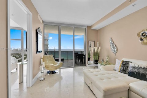 Condo in Sunny Isles Beach, Florida, 1 bedroom  № 2376895 - photo 2