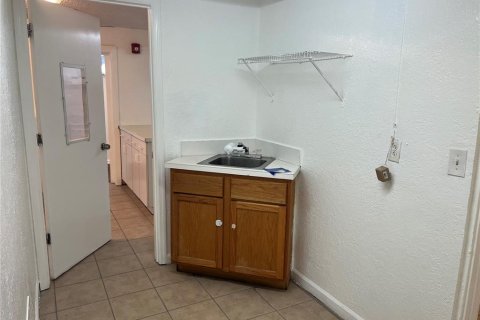 Immobilier commercial à louer à Orlando, Floride: 164.99 m2 № 2147928 - photo 24