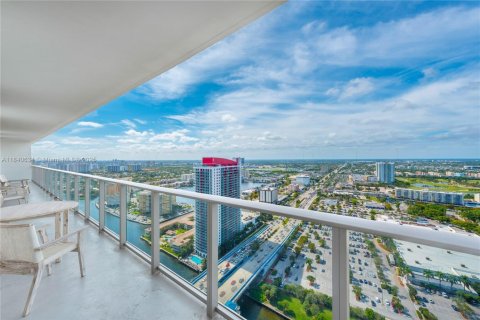 Condominio en venta en Hollywood, Florida, 3 dormitorios, 104.89 m2 № 1962581 - foto 13