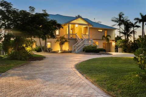 House in Nokomis, Florida 4 bedrooms, 421.5 sq.m. № 1886484 - photo 5