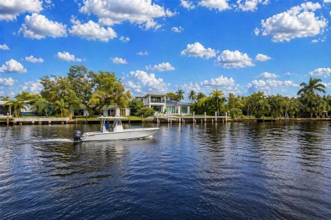 Купить виллу или дом в Форт-Лодердейл, Флорида 3 комнаты, 582.78м2, № 2147364 - фото 3