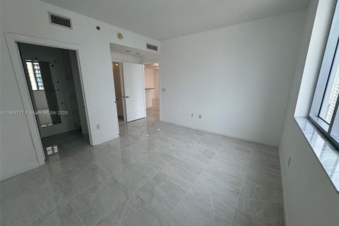 Condominio en alquiler en Miami, Florida, 1 dormitorio, 89.46 m2 № 2016079 - foto 8