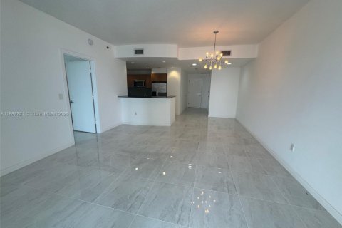 Condominio en alquiler en Miami, Florida, 1 dormitorio, 89.46 m2 № 2016079 - foto 5