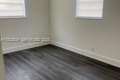 House in Miami Gardens, Florida 3 bedrooms, 72.46 sq.m. № 1977341 - photo 6