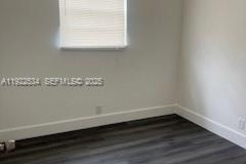 House in Miami Gardens, Florida 3 bedrooms, 72.46 sq.m. № 1977341 - photo 5