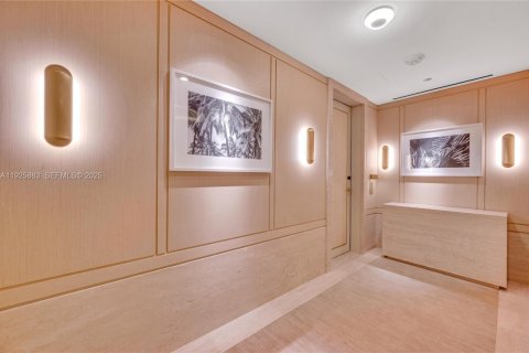 Condominio en venta en Surfside, Florida, 2 dormitorios, 166.95 m2 № 1984633 - foto 23