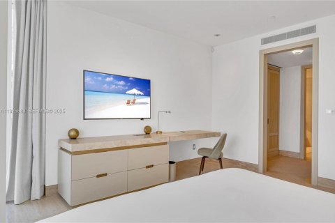 Condominio en venta en Surfside, Florida, 2 dormitorios, 166.95 m2 № 1984633 - foto 9