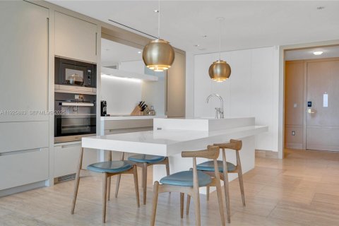 Condominio en venta en Surfside, Florida, 2 dormitorios, 166.95 m2 № 1984633 - foto 5