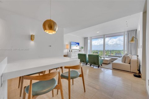 Condominio en venta en Surfside, Florida, 2 dormitorios, 166.95 m2 № 1984633 - foto 3