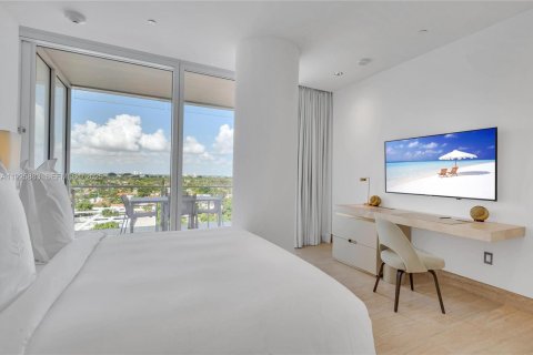 Condominio en venta en Surfside, Florida, 2 dormitorios, 166.95 m2 № 1984633 - foto 16